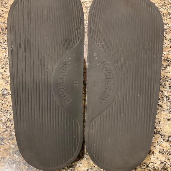 Burberry Furley Vintage Check Archive Beige Slides Size 5.5 (36) MSRP $425 - Picture 6 of 6
